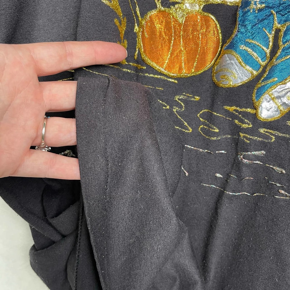 Vintage T-Shirt Embroidered Scarecrow Halloween Vibes Decosport (Fits as Large) - Picture 6 of 10